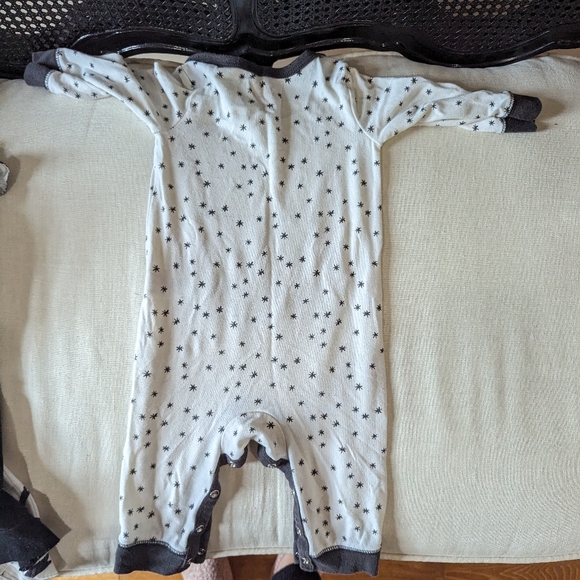 Cat & Jack Baby Girl 3-6M Cute Bows, Stars,+ Black & White Fall Rompers Bundle - Picture 8 of 10